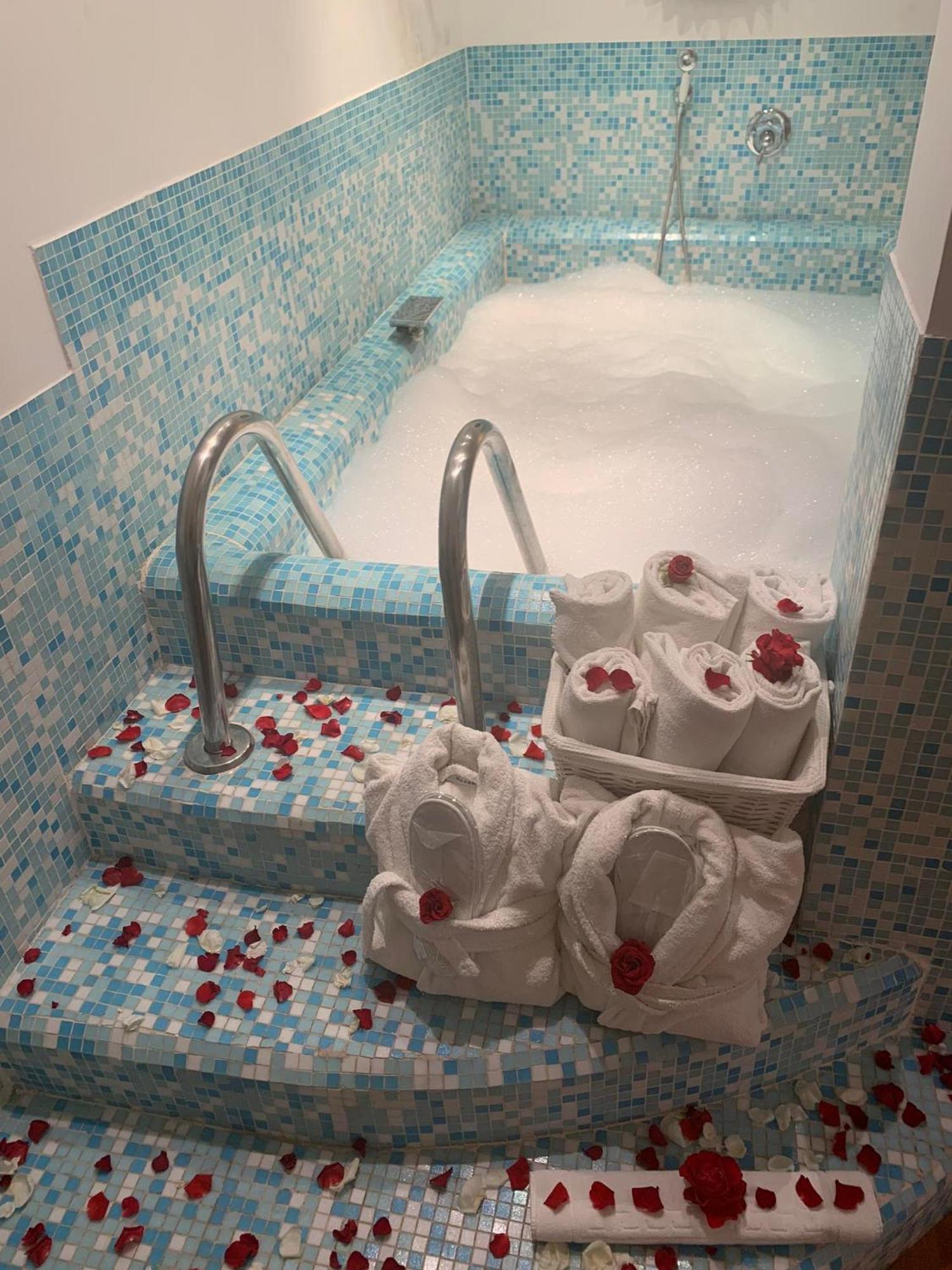 Hotel Eveline 2 - Piscina Privata O Jacuzzi à San Remo Extérieur photo