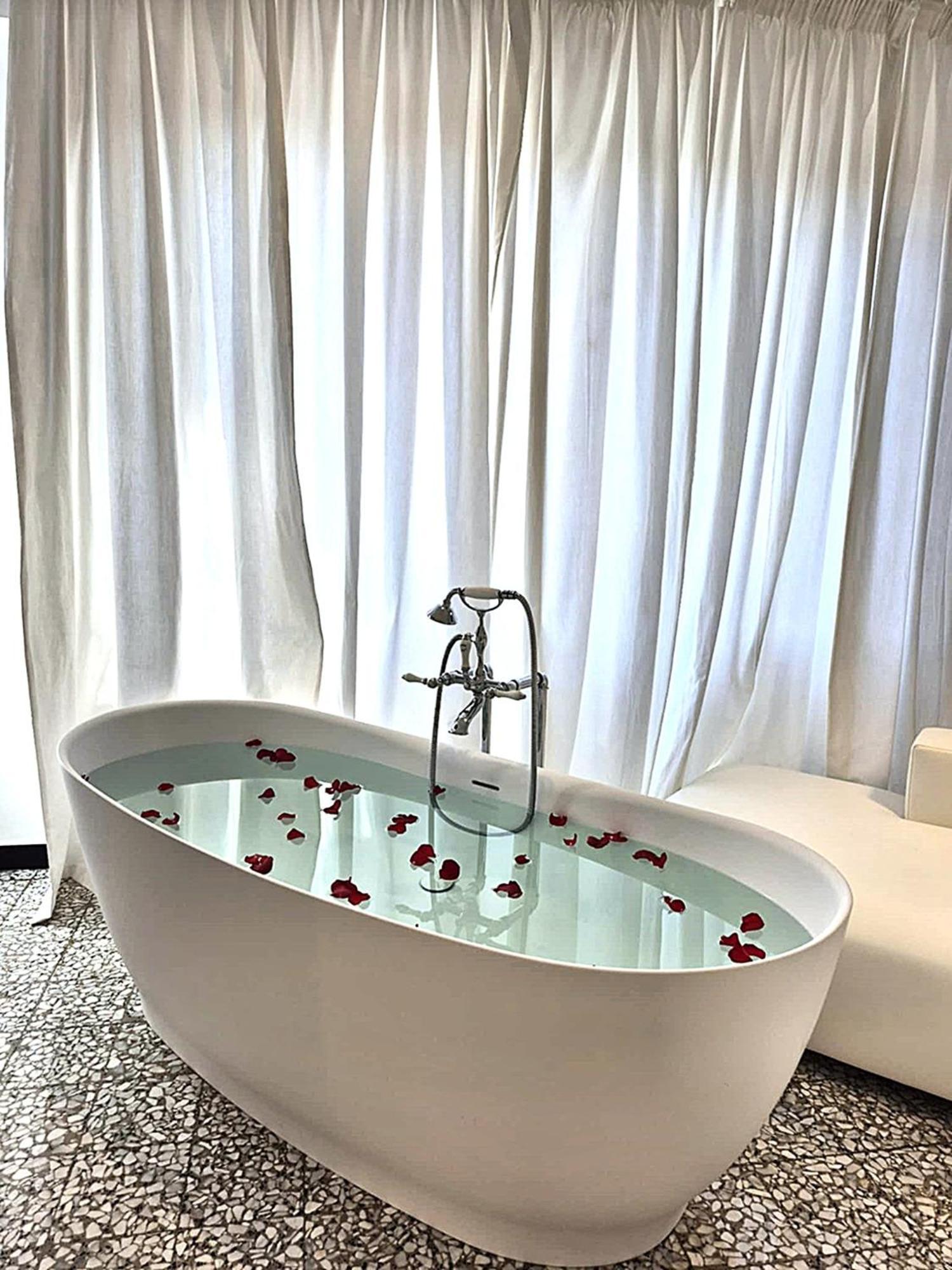 Hotel Eveline 2 - Piscina Privata O Jacuzzi à San Remo Extérieur photo