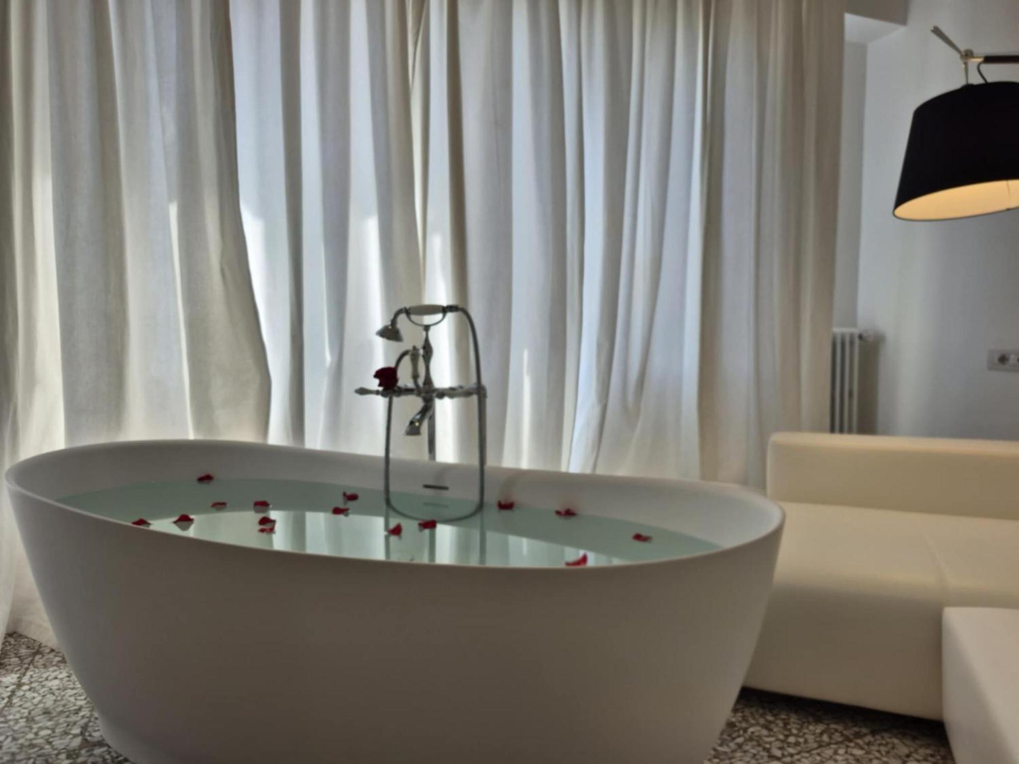 Hotel Eveline 2 - Piscina Privata O Jacuzzi à San Remo Extérieur photo
